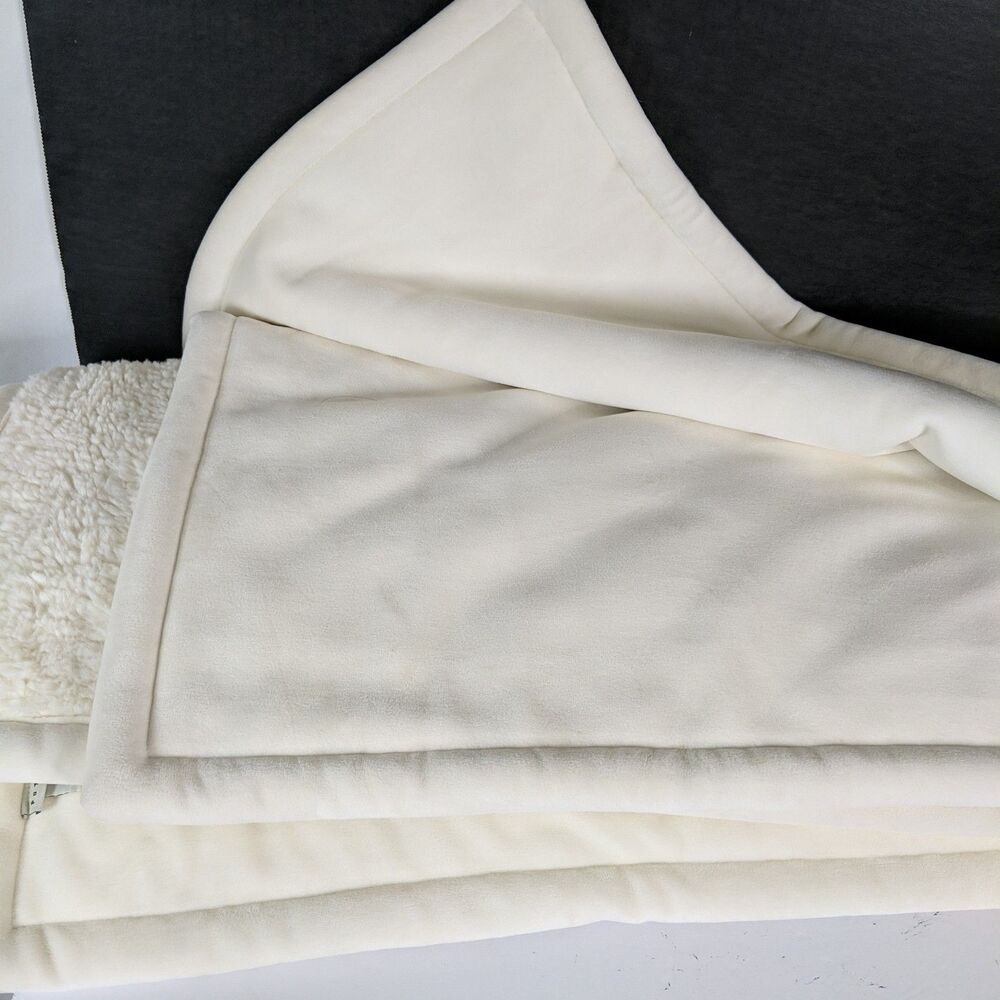 Pottery Barn Cozy Teddy Faux Fur Throw Ivory Velvet Blanket Coverlet 66 x 52 in - Picture 7 of 7